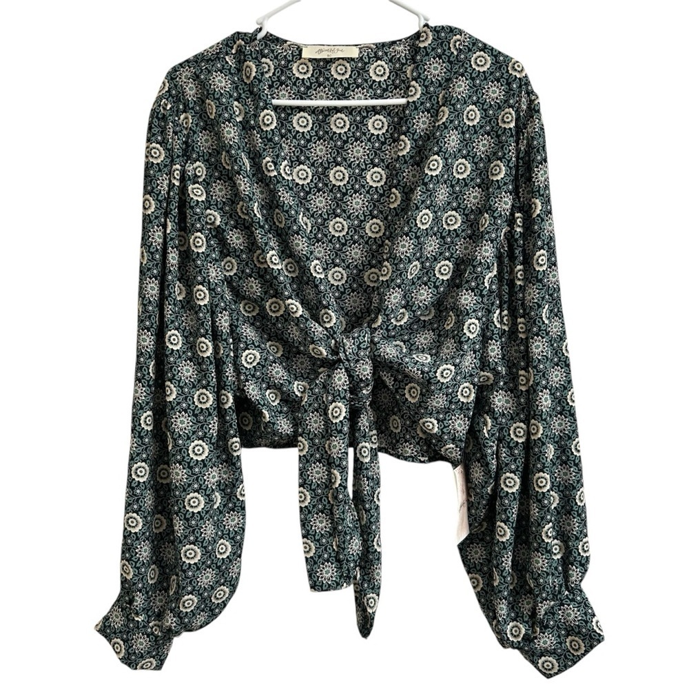 A Beautiful Soul Womens Size B/C 1X/2X Long Blouson Sleeve Tie Front Crop Blouse